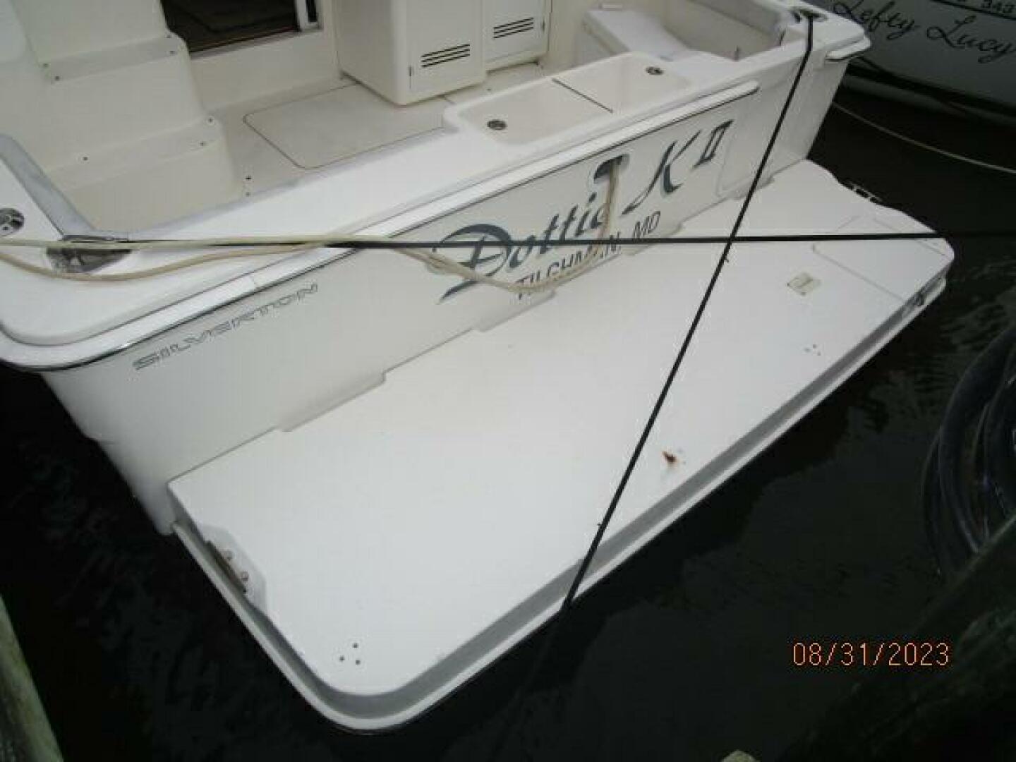 Slide: The Image of 34' Silverton swimplatform - 3877881