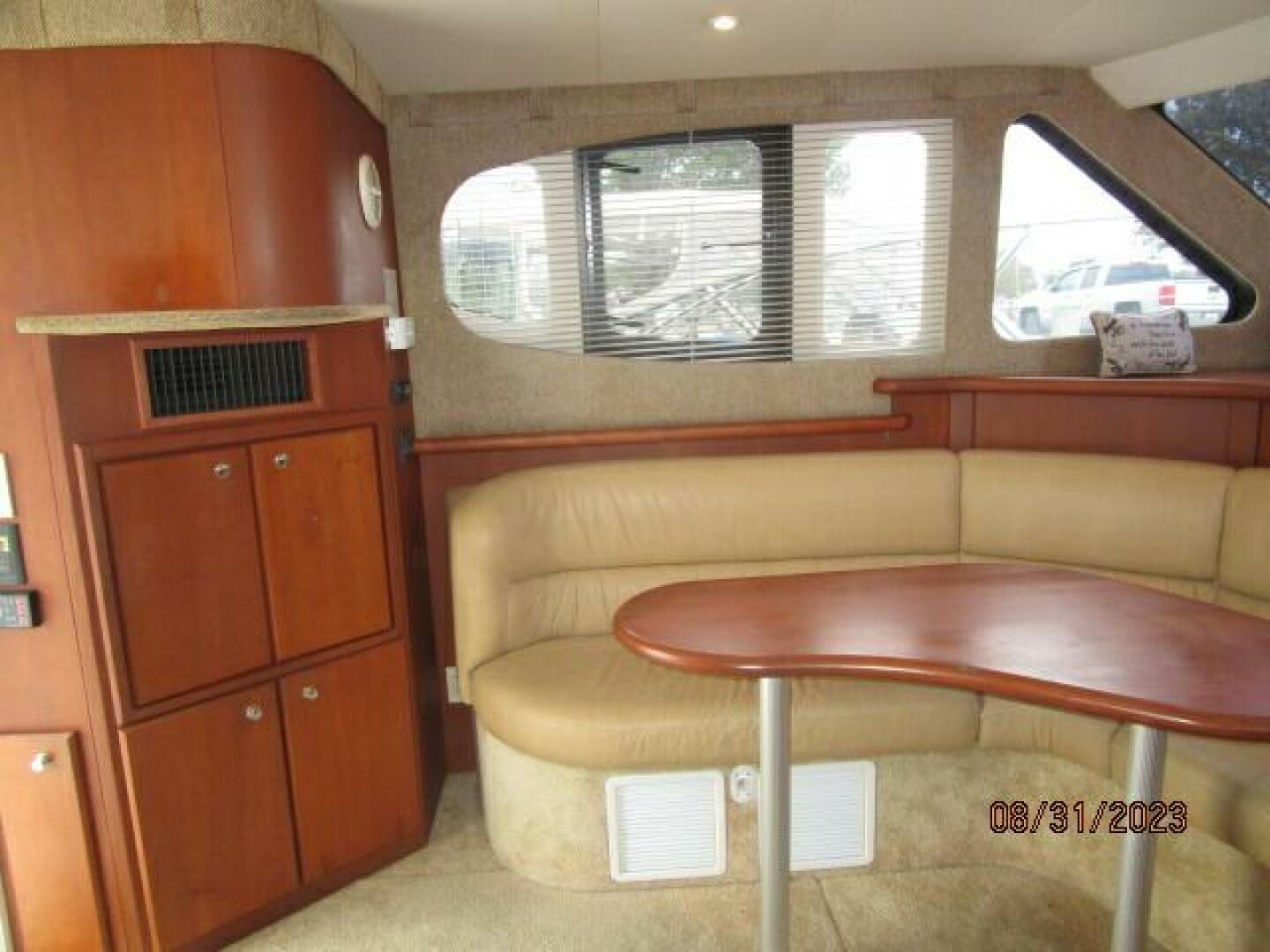 Slide: The Image of 34' Silverton salon port - 3877871