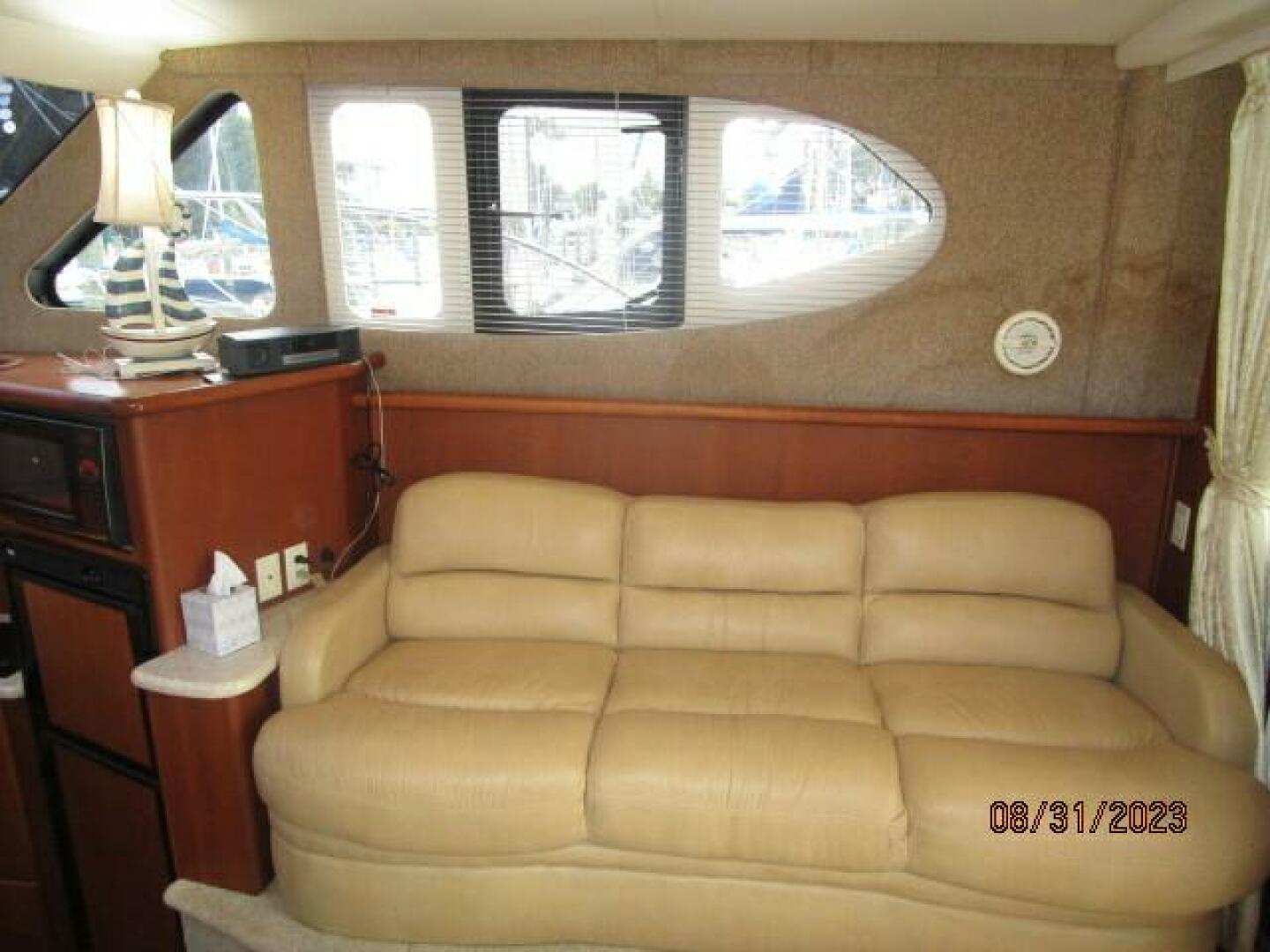 Slide: The Image of 34' Silverton salon starboard - 3877873