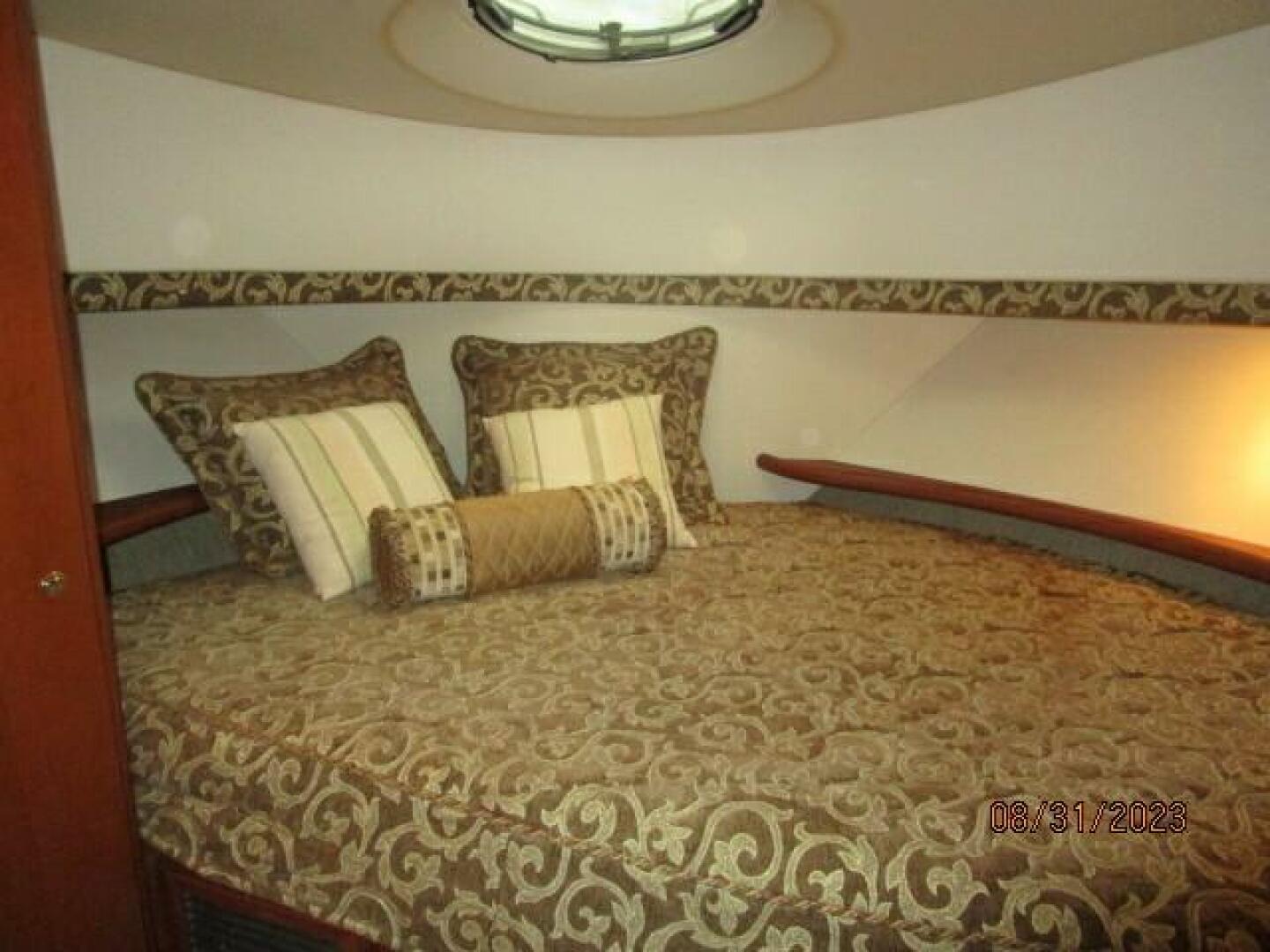 Slide: The Image of 34' Silverton master stateroom - 3877861