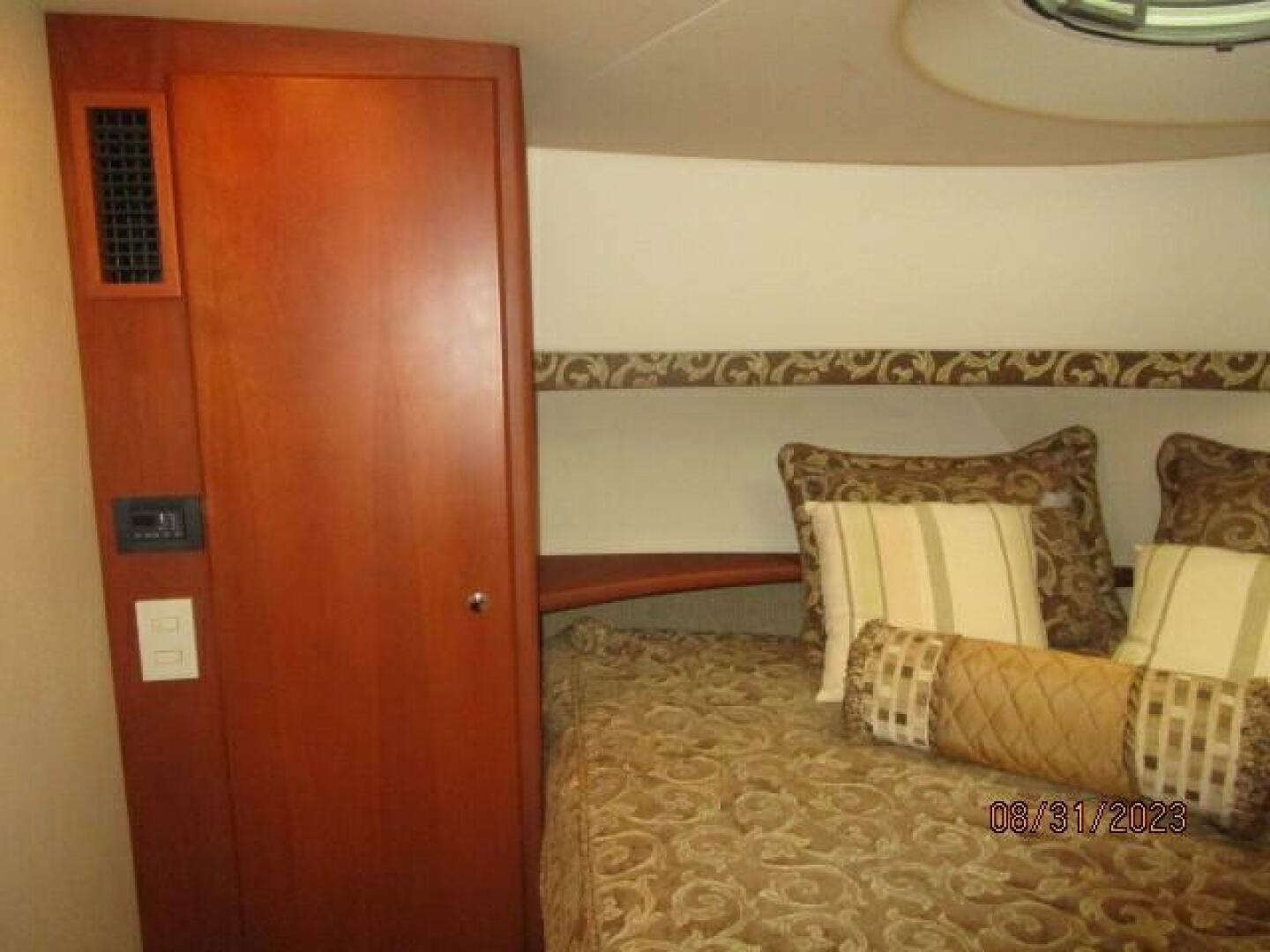 Slide: The Image of 34' Silverton master stateroom port - 3877862