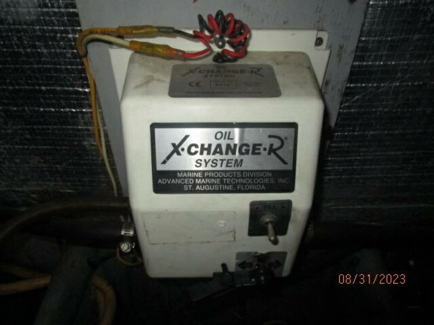 Slide: The Image of 34' Silverton oil change system - 3877864
