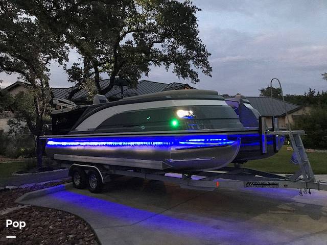 Slide: The Image of Silver Wave 2410 SW5 CLS 2021 - 15359862