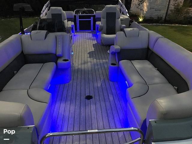 Slide: The Image of Silver Wave 2410 SW5 CLS 2021 - 15359865