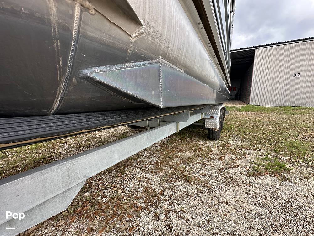 Slide: The Image of Silver Wave 2410 SW5 CLS 2021 - 15392342