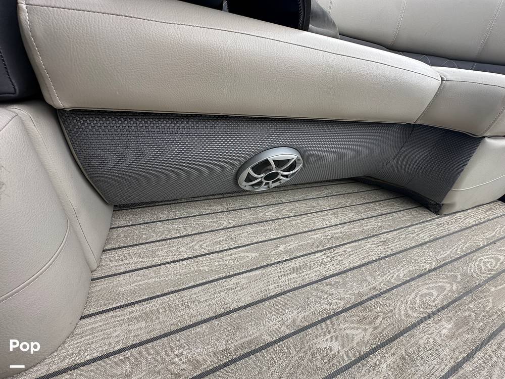 Slide: The Image of Silver Wave 2410 SW5 CLS 2021 - 15392345