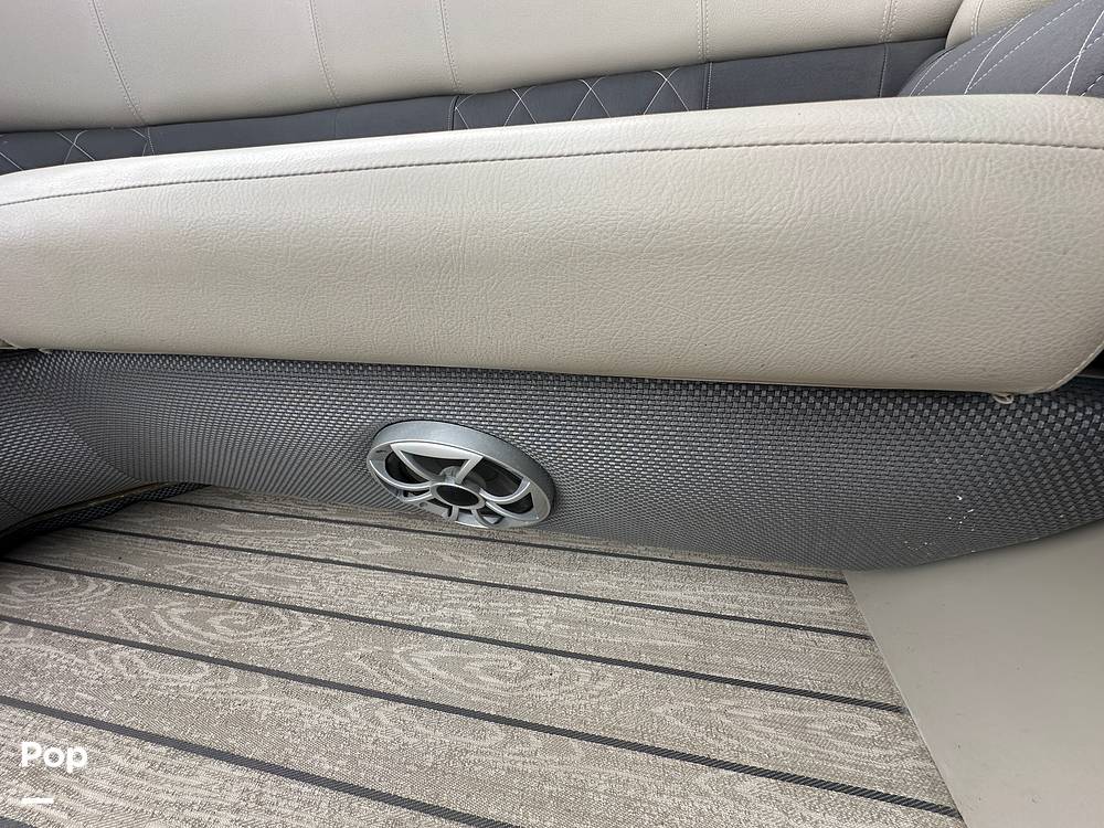 Slide: The Image of Silver Wave 2410 SW5 CLS 2021 - 15392346