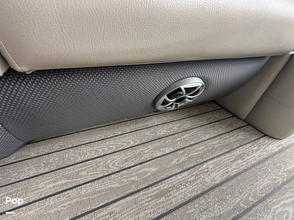 Slide: The Image of Silver Wave 2410 SW5 CLS 2021 - 15392347