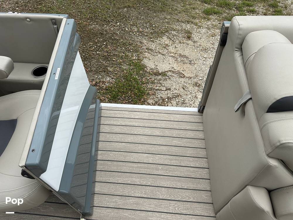 Slide: The Image of Silver Wave 2410 SW5 CLS 2021 - 15392355