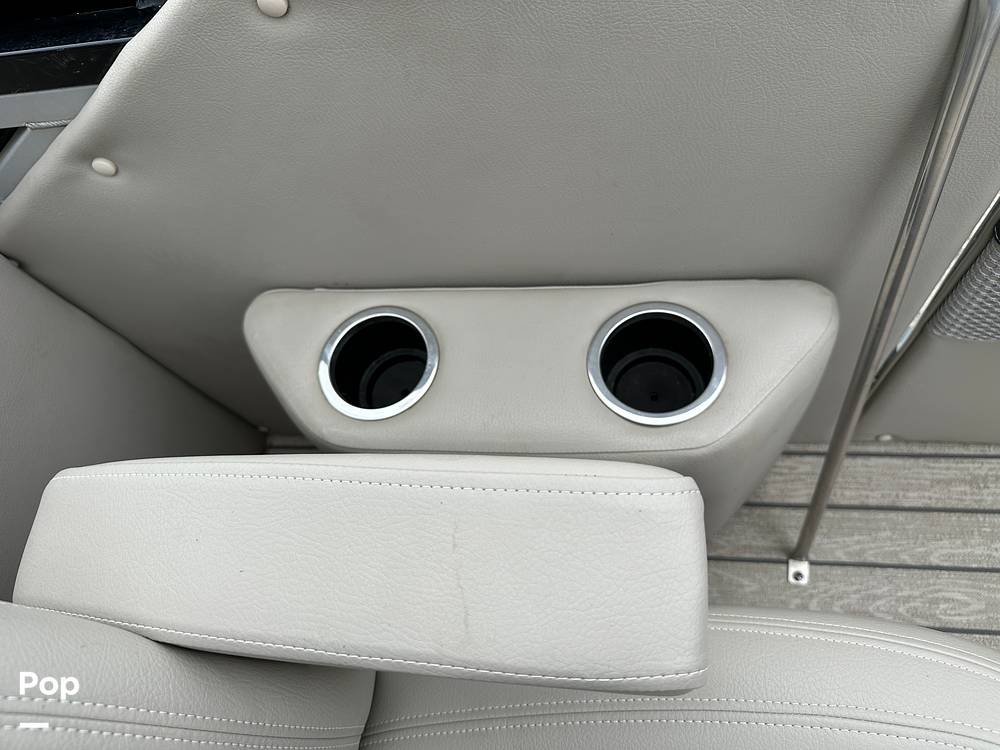 Slide: The Image of Silver Wave 2410 SW5 CLS 2021 - 15392356