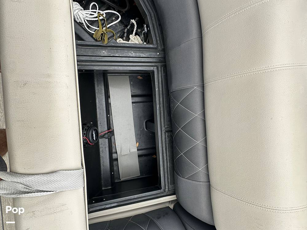 Slide: The Image of Silver Wave 2410 SW5 CLS 2021 - 15392359