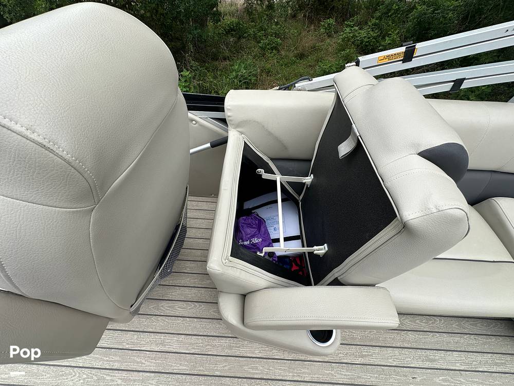 Slide: The Image of Silver Wave 2410 SW5 CLS 2021 - 15392362