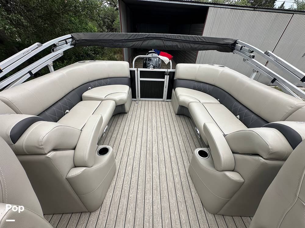 Slide: The Image of Silver Wave 2410 SW5 CLS 2021 - 15392363