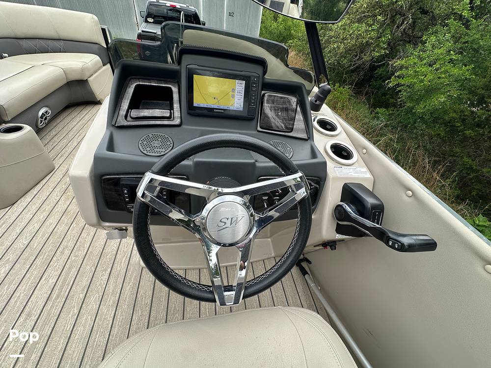 Slide: The Image of Silver Wave 2410 SW5 CLS 2021 - 15392364