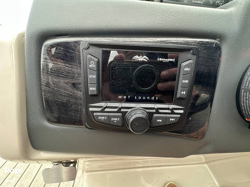 Slide: The Image of Silver Wave 2410 SW5 CLS 2021 - 15392368