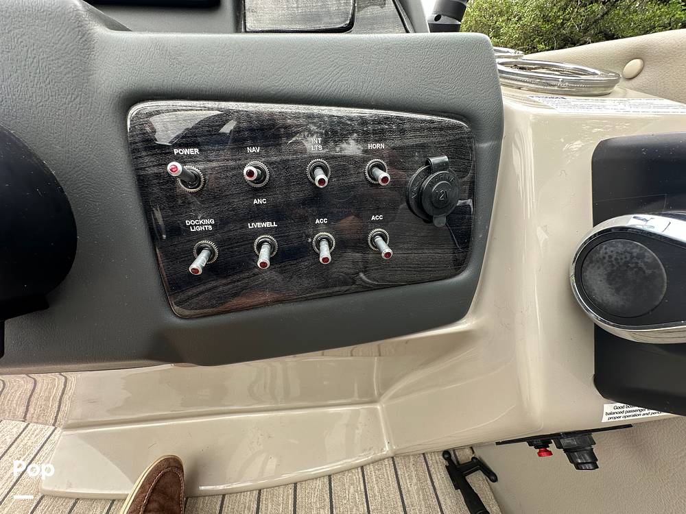 Slide: The Image of Silver Wave 2410 SW5 CLS 2021 - 15392369