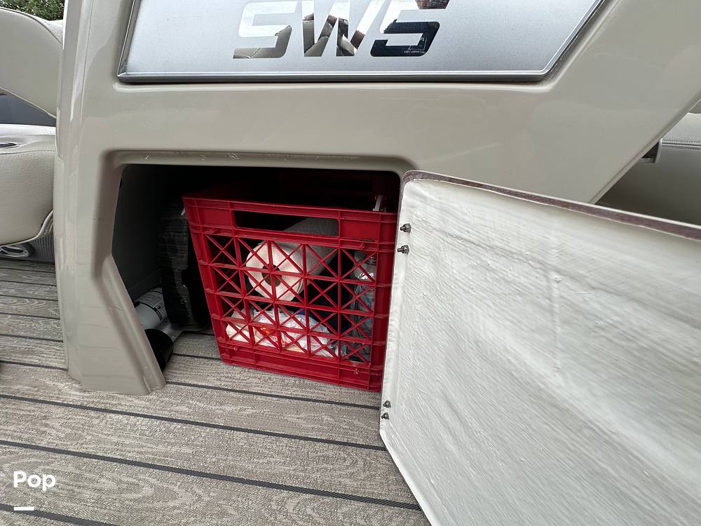 Slide: The Image of Silver Wave 2410 SW5 CLS 2021 - 15392372