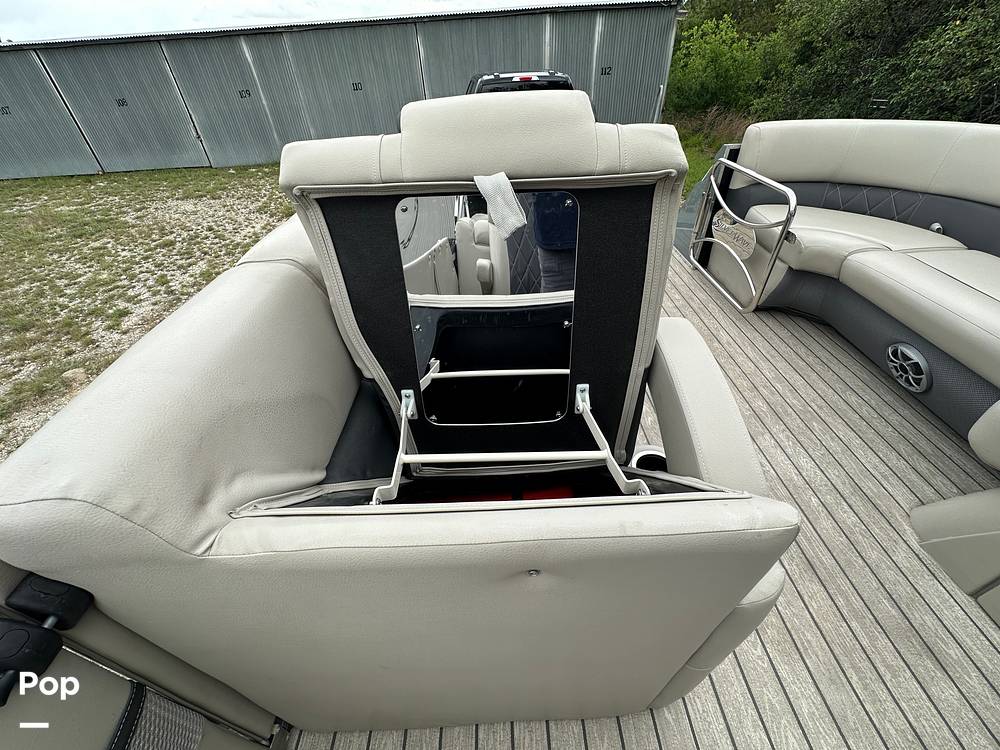 Slide: The Image of Silver Wave 2410 SW5 CLS 2021 - 15392373