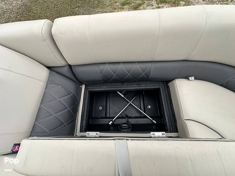 Slide: The Image of Silver Wave 2410 SW5 CLS 2021 - 15392377