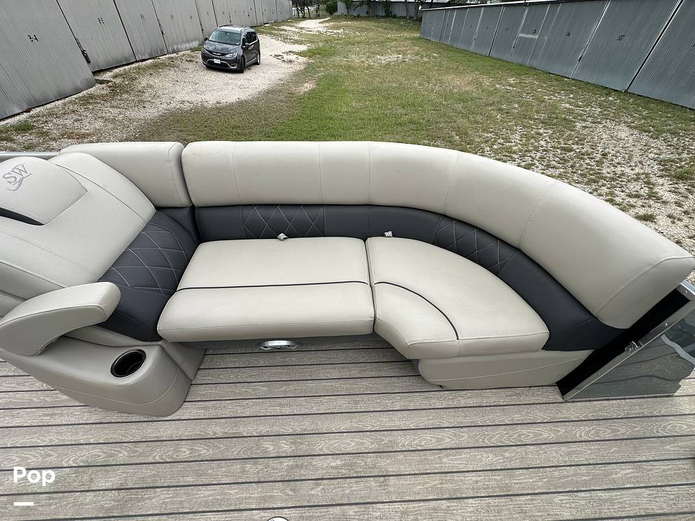 Slide: The Image of Silver Wave 2410 SW5 CLS 2021 - 15392378