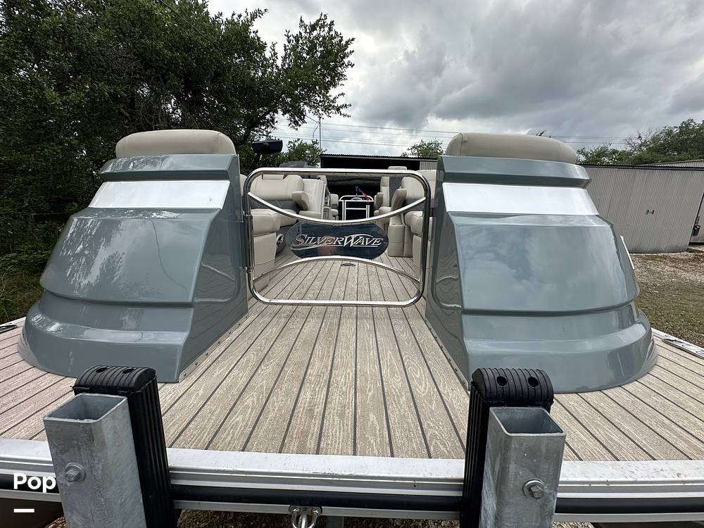 Slide: The Image of Silver Wave 2410 SW5 CLS 2021 - 15392380