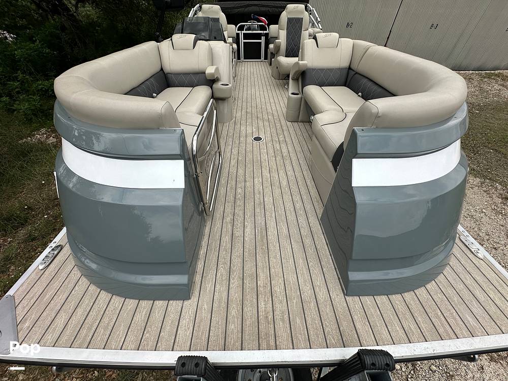 Slide: The Image of Silver Wave 2410 SW5 CLS 2021 - 15392381