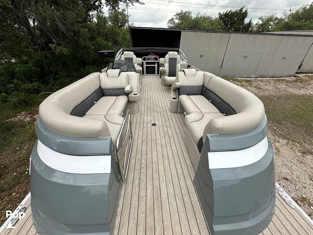 Slide: The Image of Silver Wave 2410 SW5 CLS 2021 - 15392382