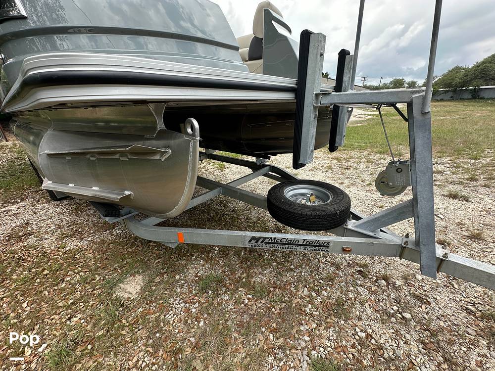 Slide: The Image of Silver Wave 2410 SW5 CLS 2021 - 15392386