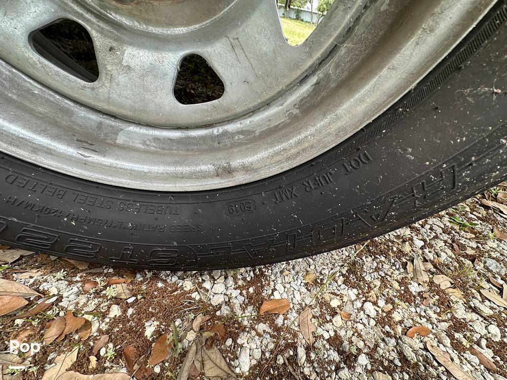 Slide: The Image of Silver Wave 2410 SW5 CLS 2021 - 15392389