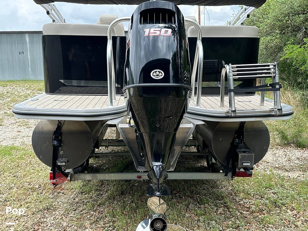 Slide: The Image of Silver Wave 2410 SW5 CLS 2021 - 15392394