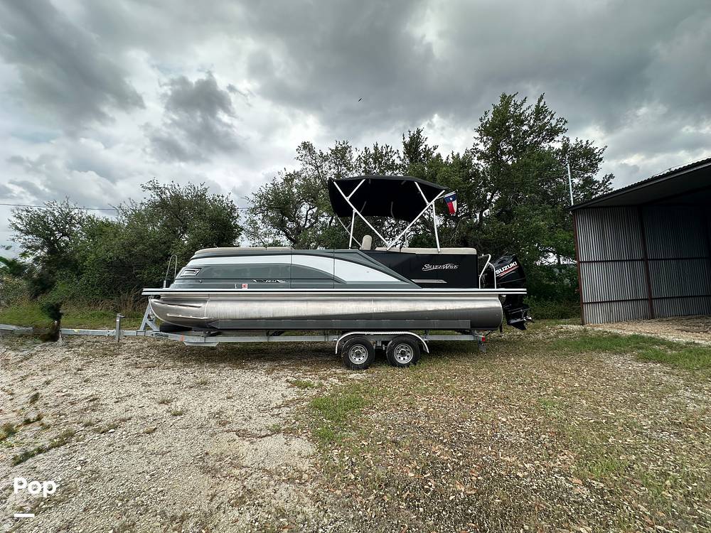 Slide: The Image of Silver Wave 2410 SW5 CLS 2021 - 15396444