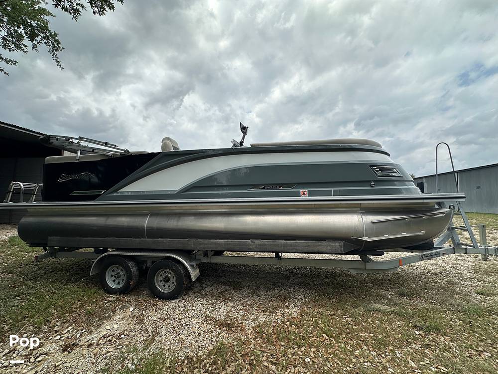 Slide: The Image of Silver Wave 2410 SW5 CLS 2021 - 15396445