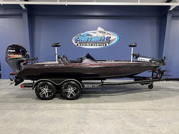 Slide: The Image of 2024 Skeeter ZX150 bass boat at Foothills Marine Center. - 1