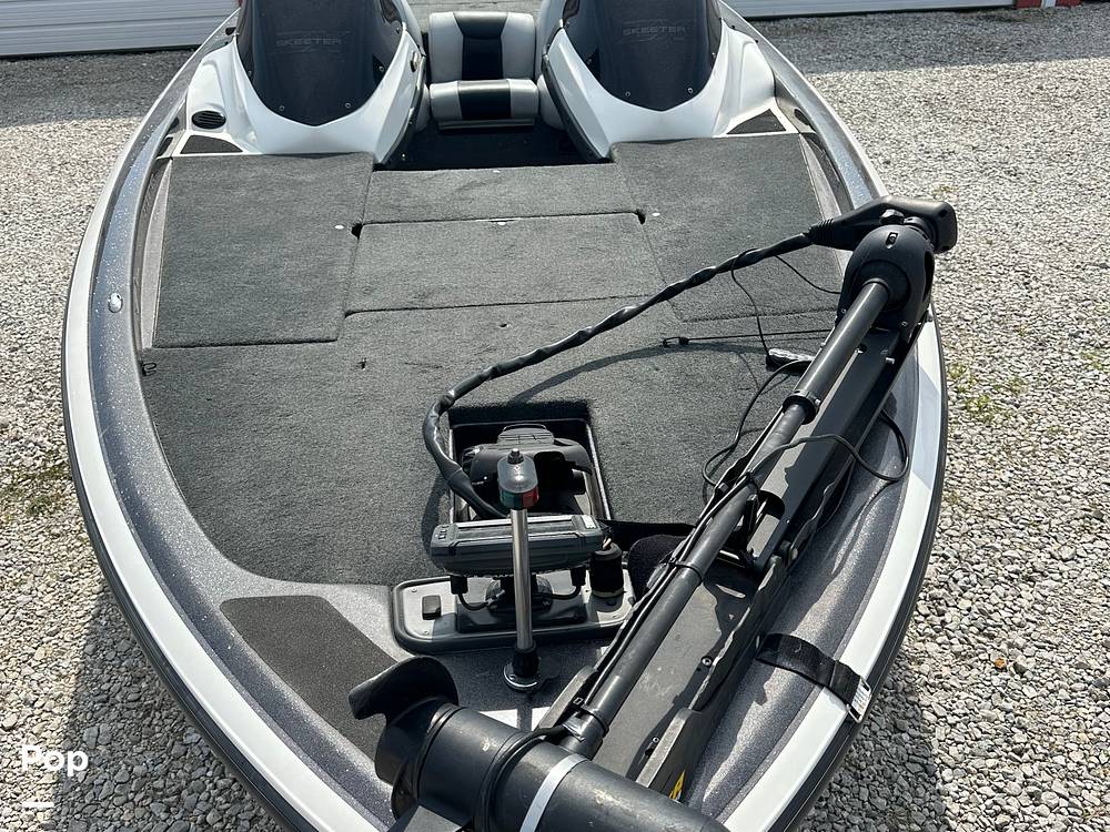 Slide: The Image of Skeeter ZX190 2012 - 2