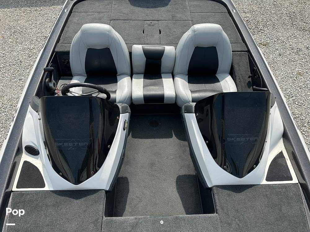 Slide: The Image of Skeeter ZX190 2012 - 22