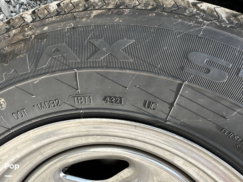 Slide: The Image of Skeeter ZX190 2012 - 56
