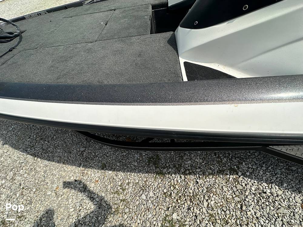 Slide: The Image of Skeeter ZX190 2012 - 64