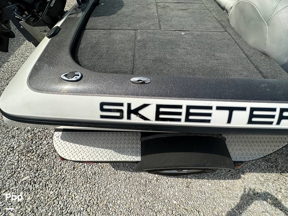 Slide: The Image of Skeeter ZX190 2012 - 77