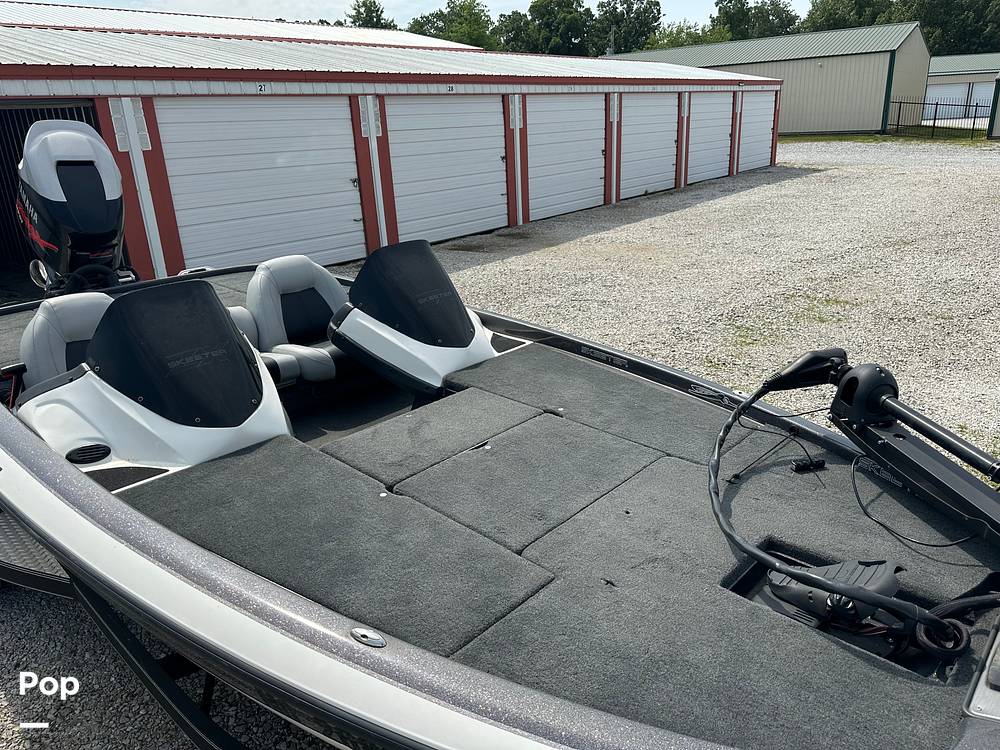 Slide: The Image of Skeeter ZX190 2012 - 90