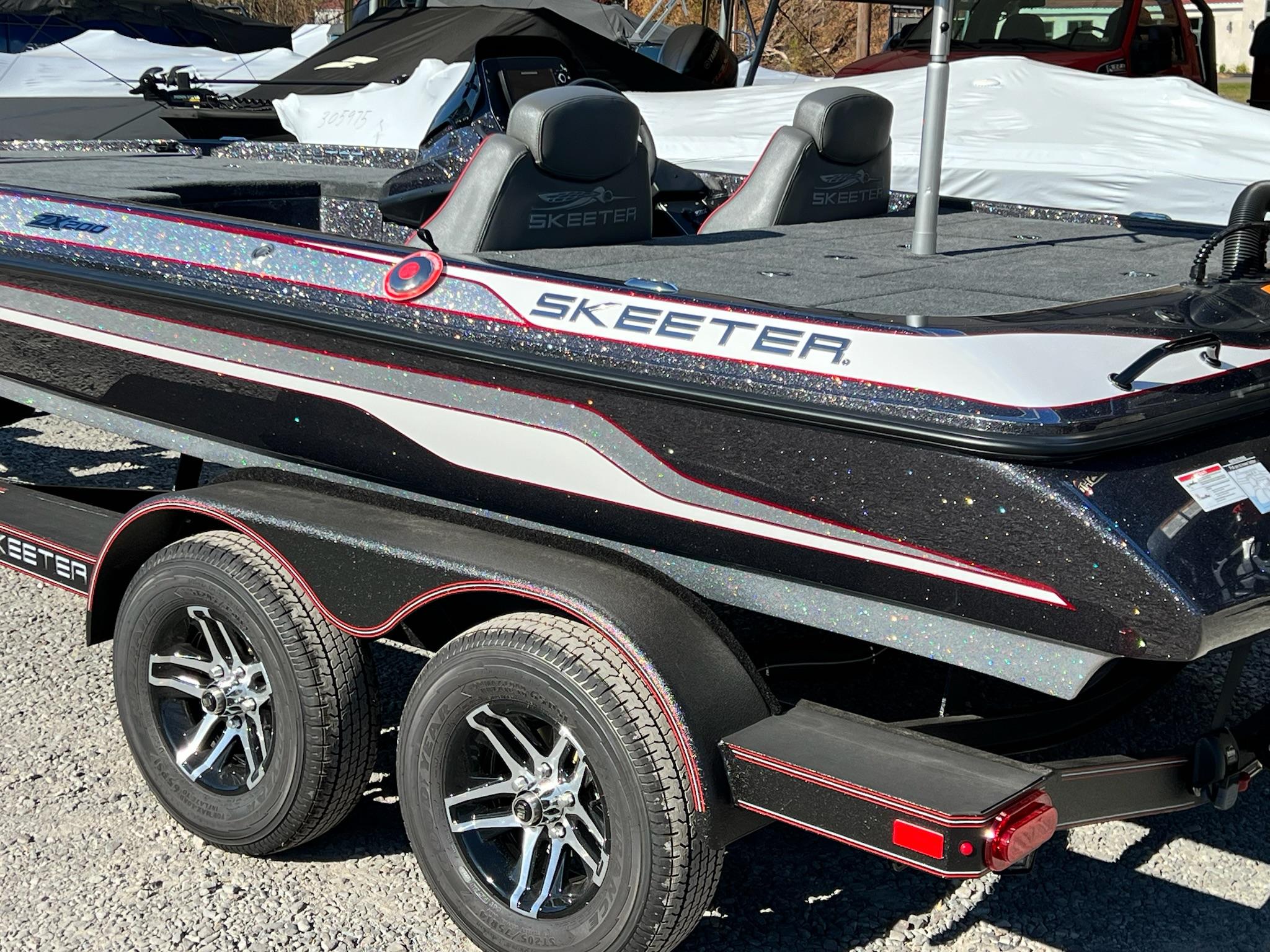 Slide: The Image of Skeeter ZX200 2025 - 1