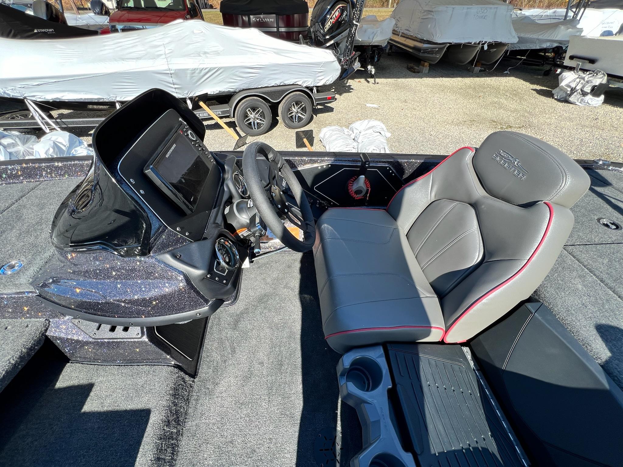 Slide: The Image of Skeeter ZX200 2025 - 18