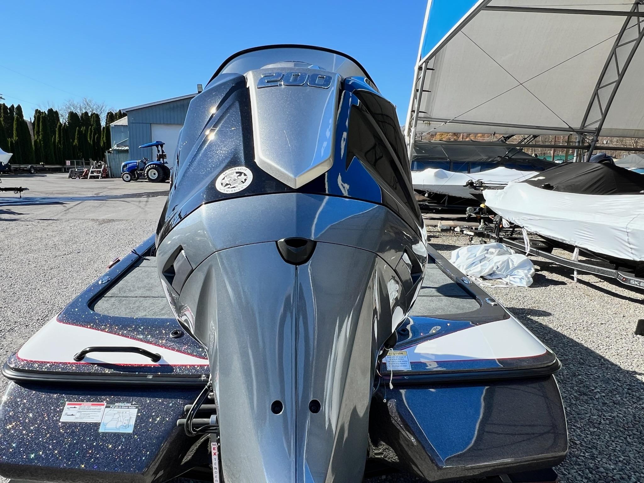 Slide: The Image of Skeeter ZX200 2025 - 25
