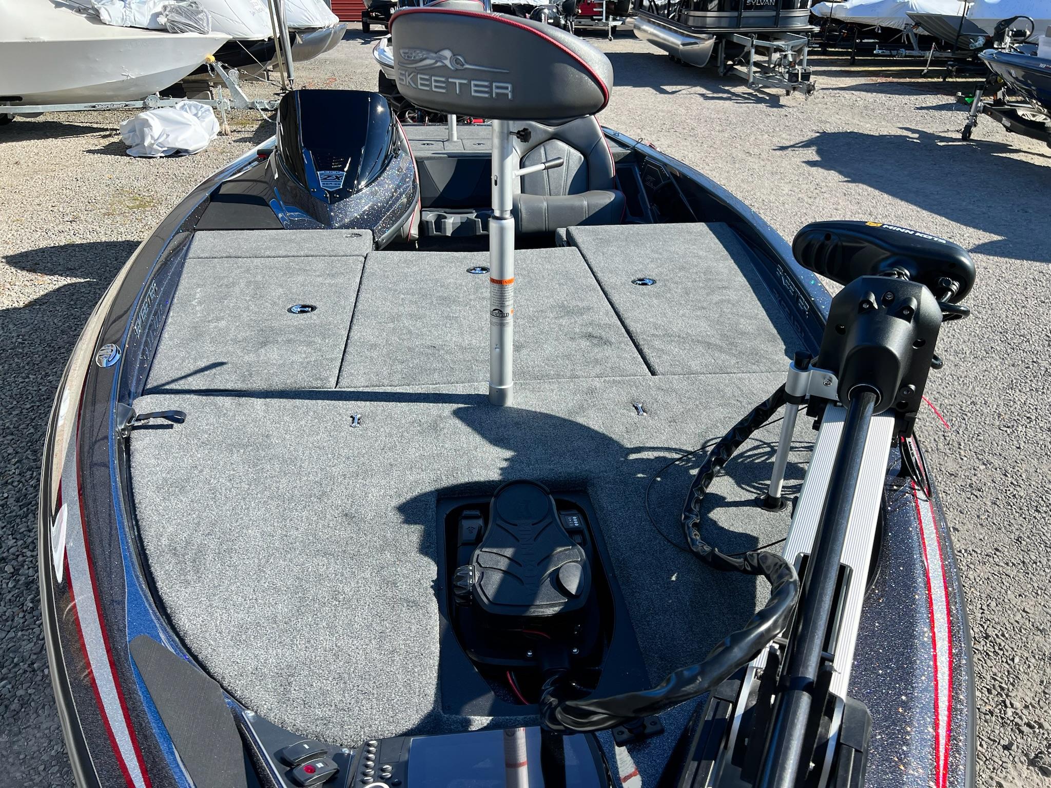Slide: The Image of Skeeter ZX200 2025 - 30