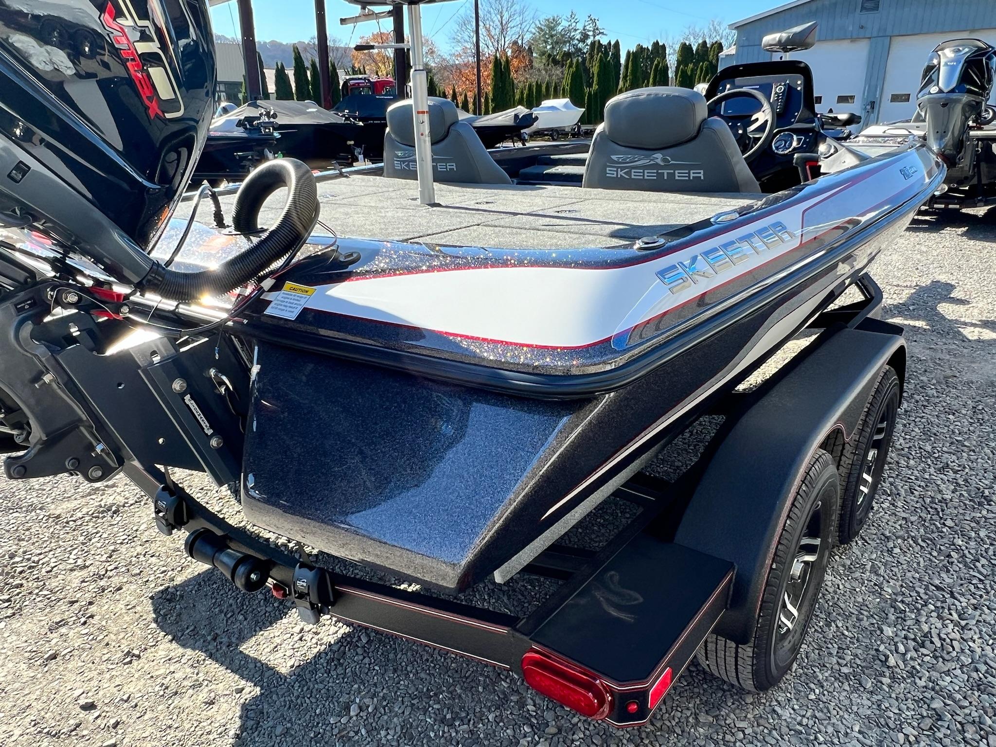 Slide: The Image of Skeeter ZX200 2025 - 7