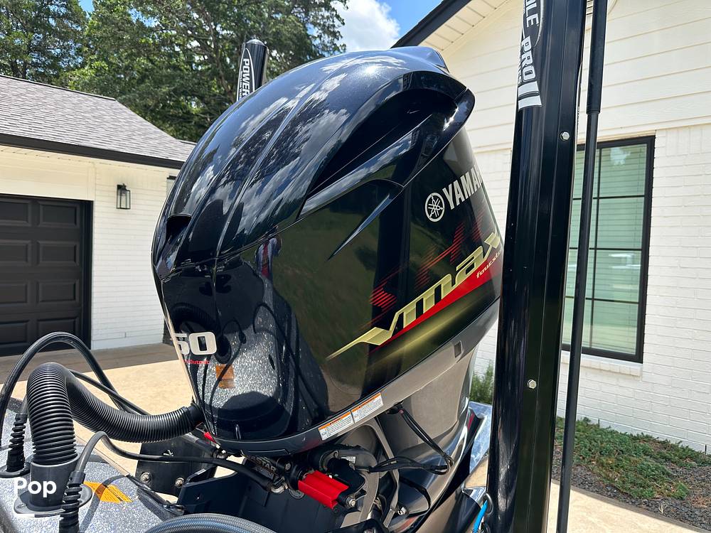 Slide: The Image of Yamaha V-Max Power - 15535184