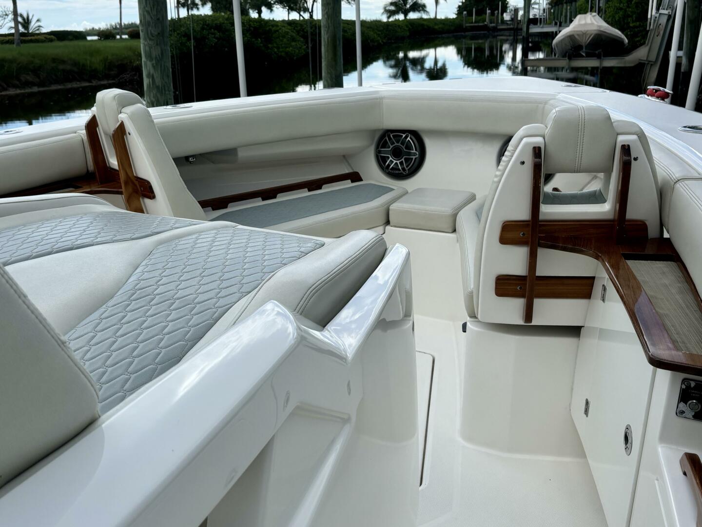 Slide: The Image of Solace Center Console 2020 - 4922281