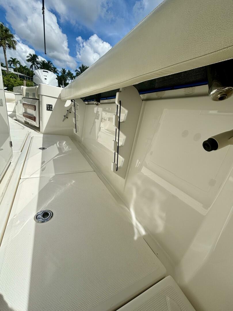 Slide: The Image of Solace Center Console 2020 - 4922303