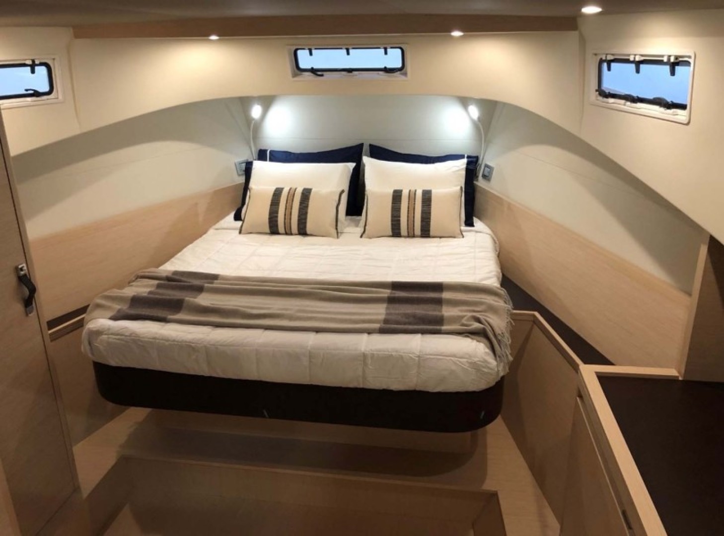 Slide: The Image of Master Cabin - 3496825