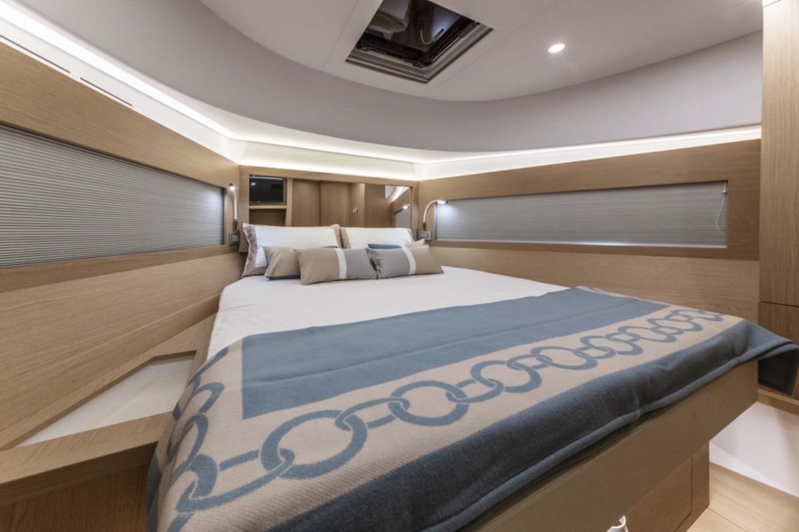 Slide: The Image of Owner's Cabin - 3496885