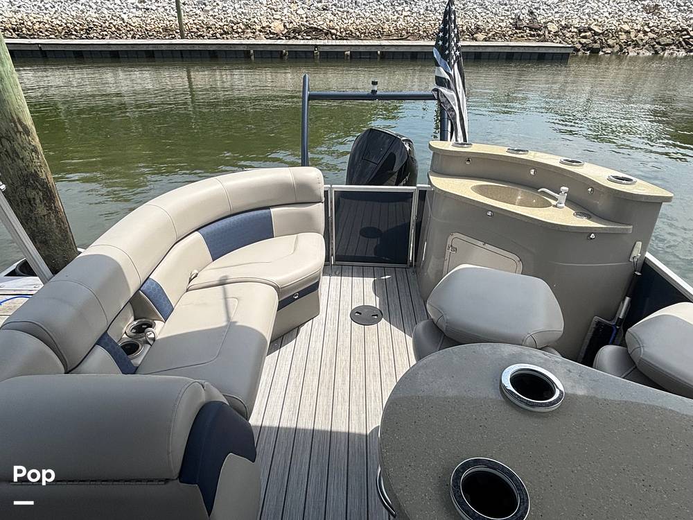 Slide: The Image of South Bay 523E 3.0 2020 - 15428305